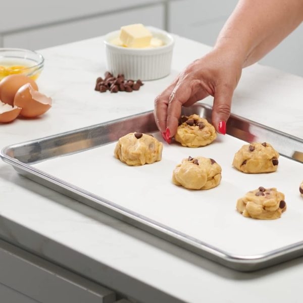 Eco-friendly non-stick baking paper for cookies and pastries on baking tray